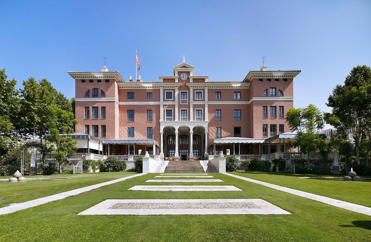 Golf-Expedition-Golf-reizen-Spanje-Regio-Malaga-Villa-Padierna-Palace-Hotel-front-entrance