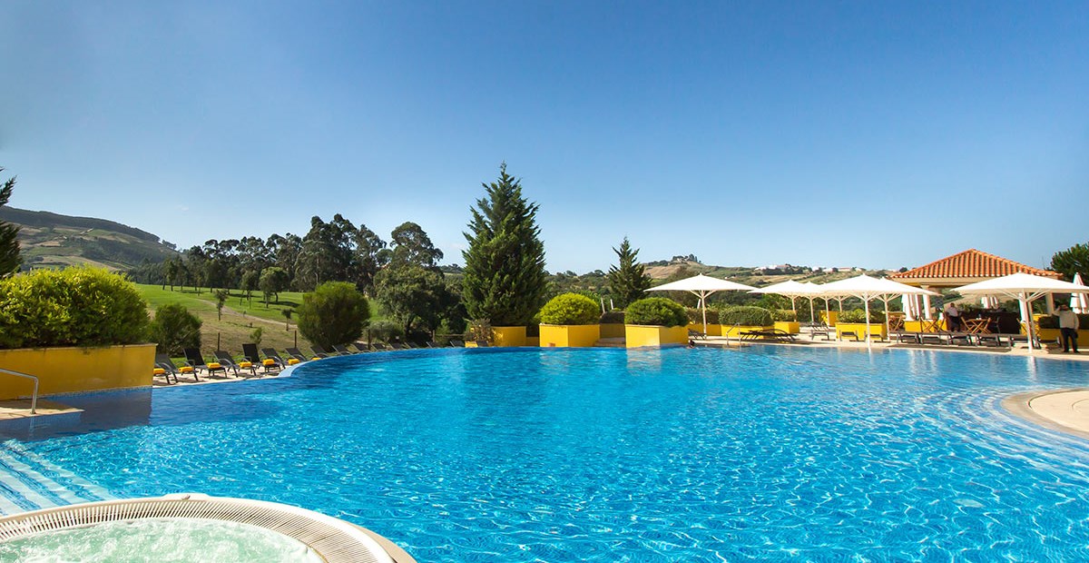 Golf-expedition-golfreizen-golfresort-Dolce-CampoReal-Lisboa-resort-outside-small-pool