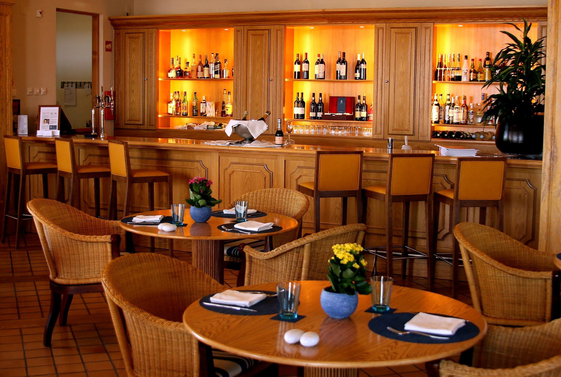 Golf-expedition-golfreizen-golfresort-Monte-Rel-Golf-And-Country-Club-restaurant