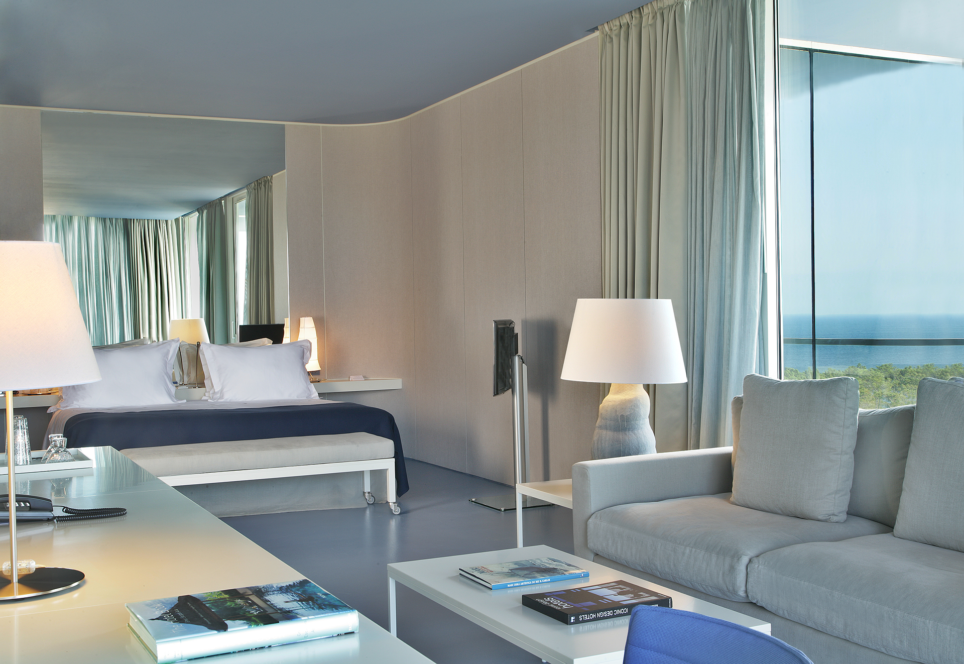 Golf-expedition-golfreizen-golfresort-Royal-The-Oitavos-Hotel-appartement-corner-livingroom