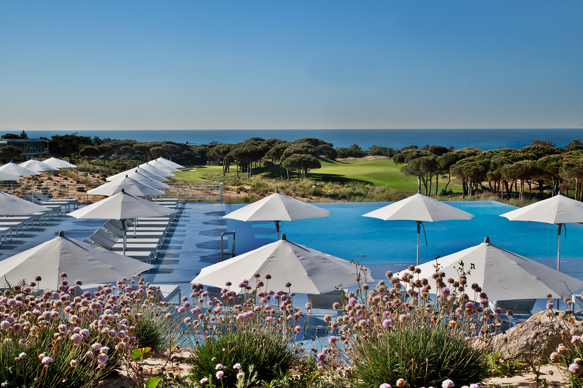 Golf-expedition-golfreizen-golfresort-Royal-The-Oitavos-Hotel-exterior-pool-overview