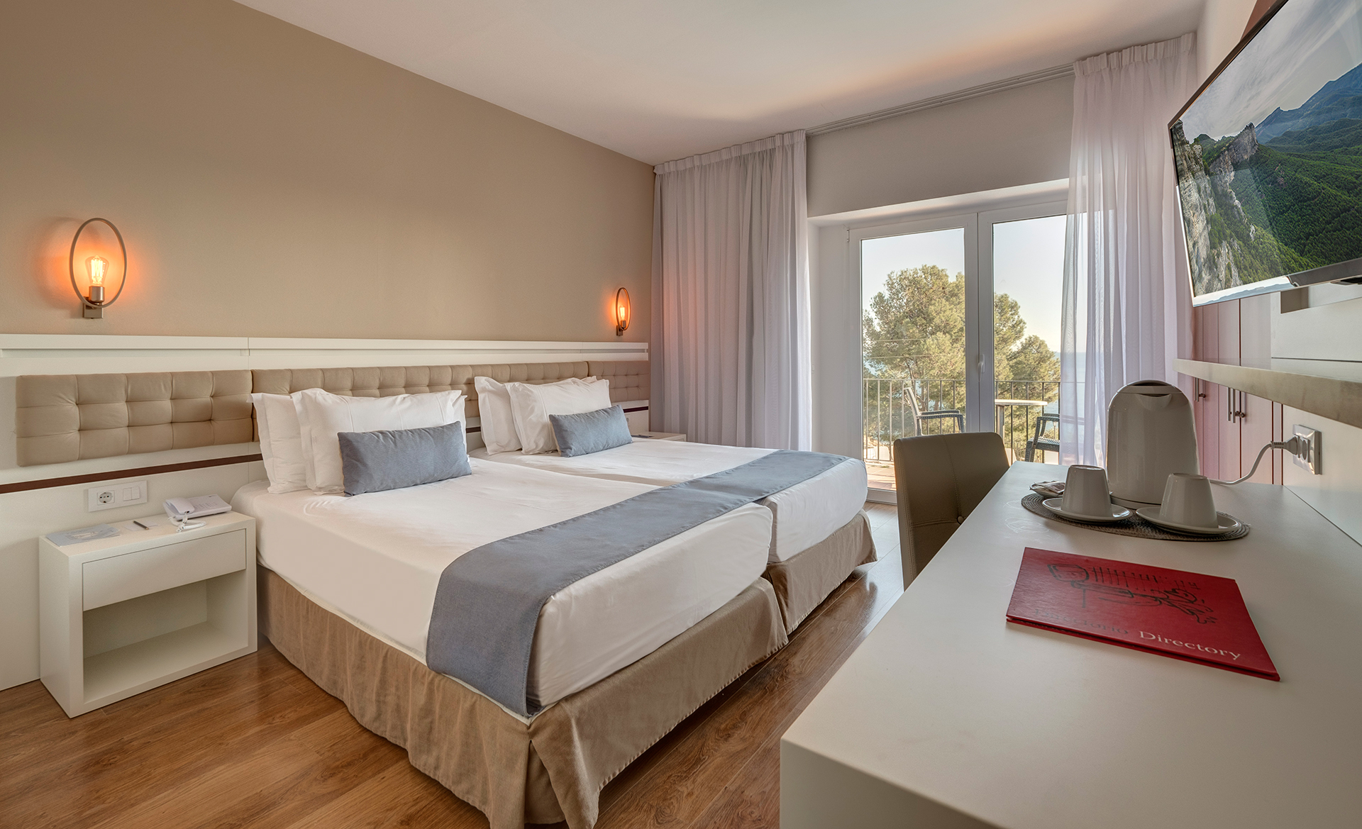 Golf-expedition-golfreizen-golfresort-Spanje-Regio-Ginora-silken-park-hotel-san-jorge-appartement-bedroom-4