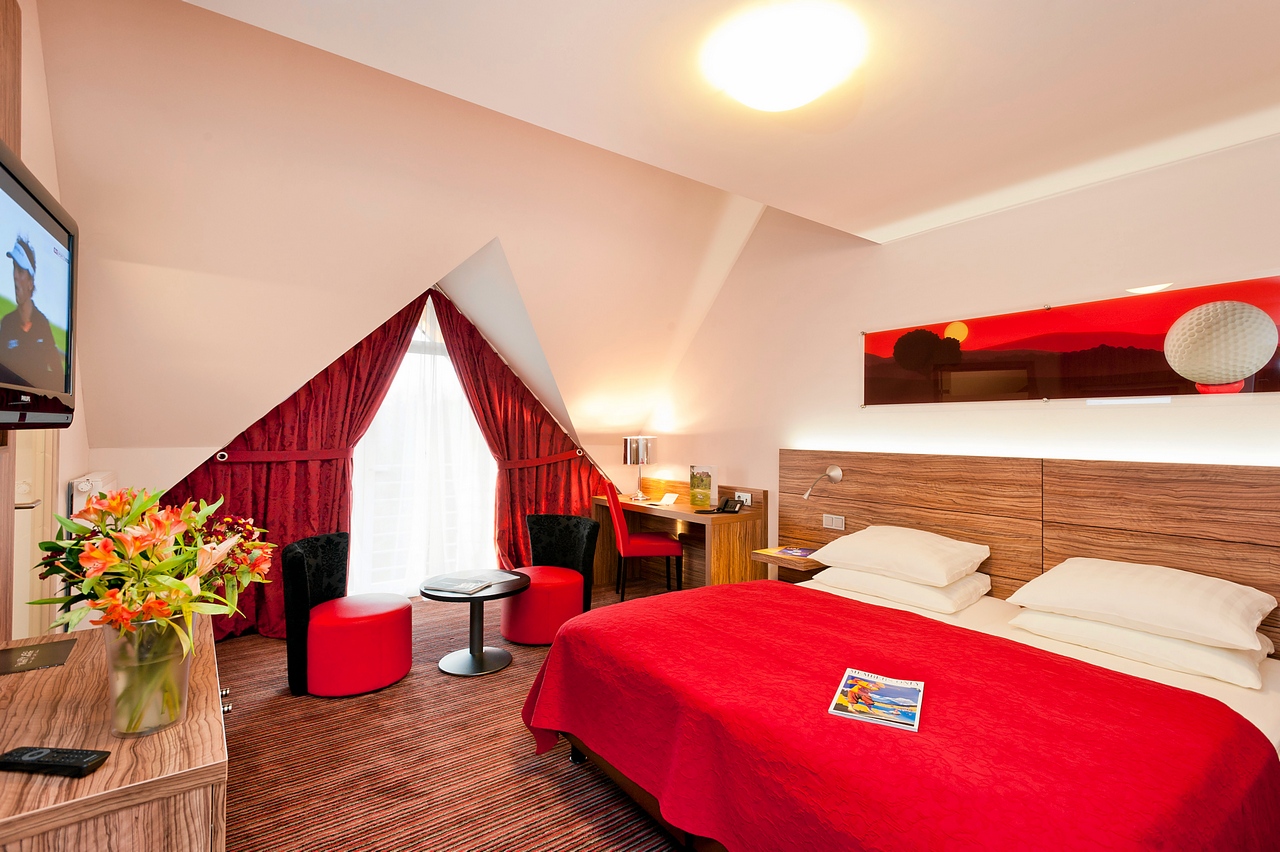 Golf-reizen-Golf-Expedition-België-Regio-Luik-Golf-&-country-hotel-Clervaux-bedroom