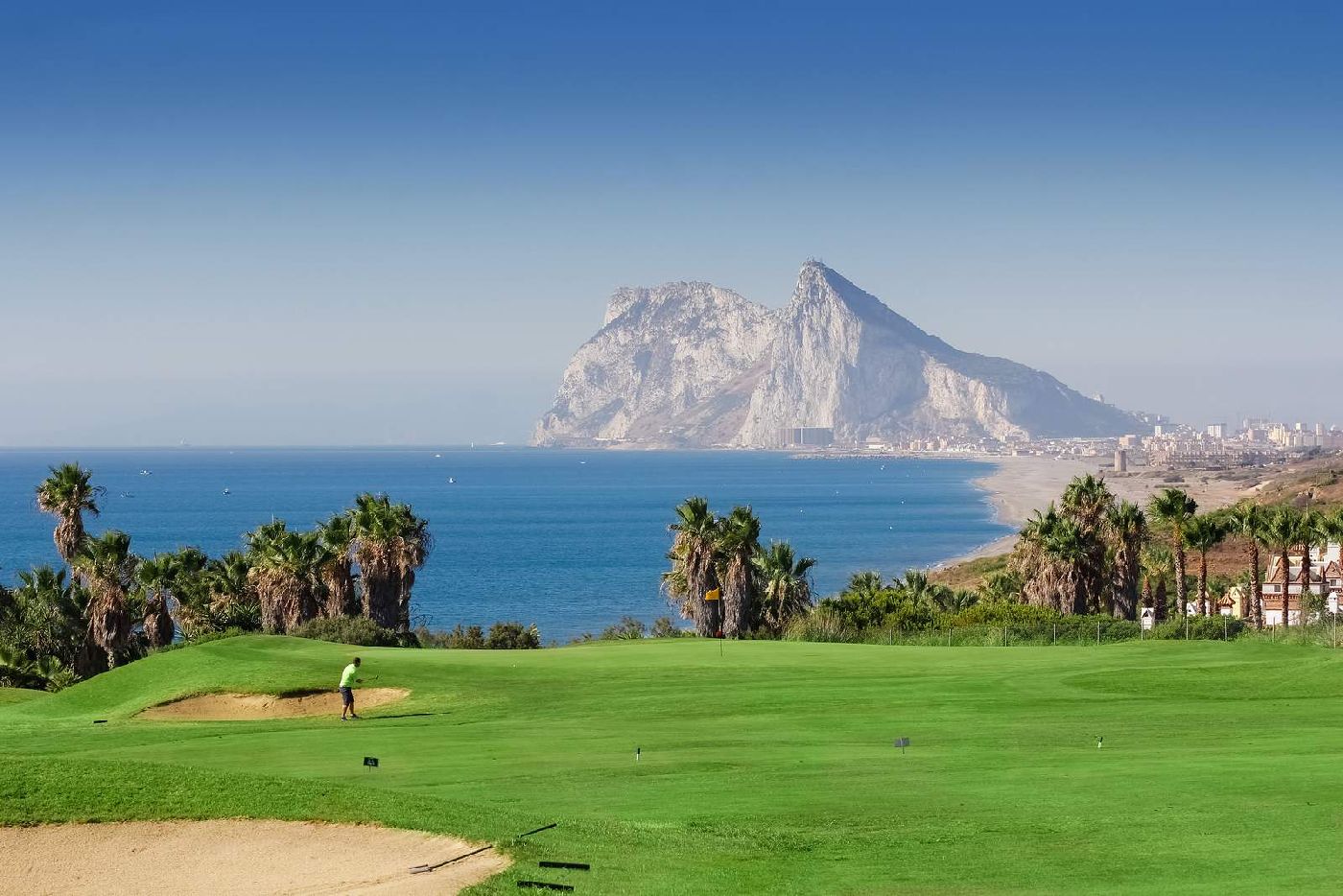 golf-expedition-golf-reis-Spanje-Regio-malaga-Elba-Estepona-Gran-Hotel-Thalasso-Spa-golfbaan-uitzicht-zee-zandpool