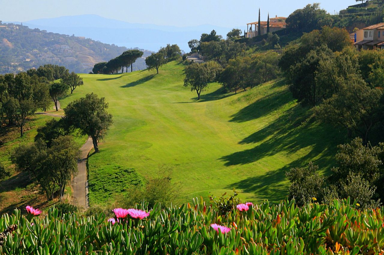 golf-expedition-golf-reizen-frank-regio-cote-d'azur-villa-la-brunhyere-golfbaan-gelegen-in-bergen.jpg