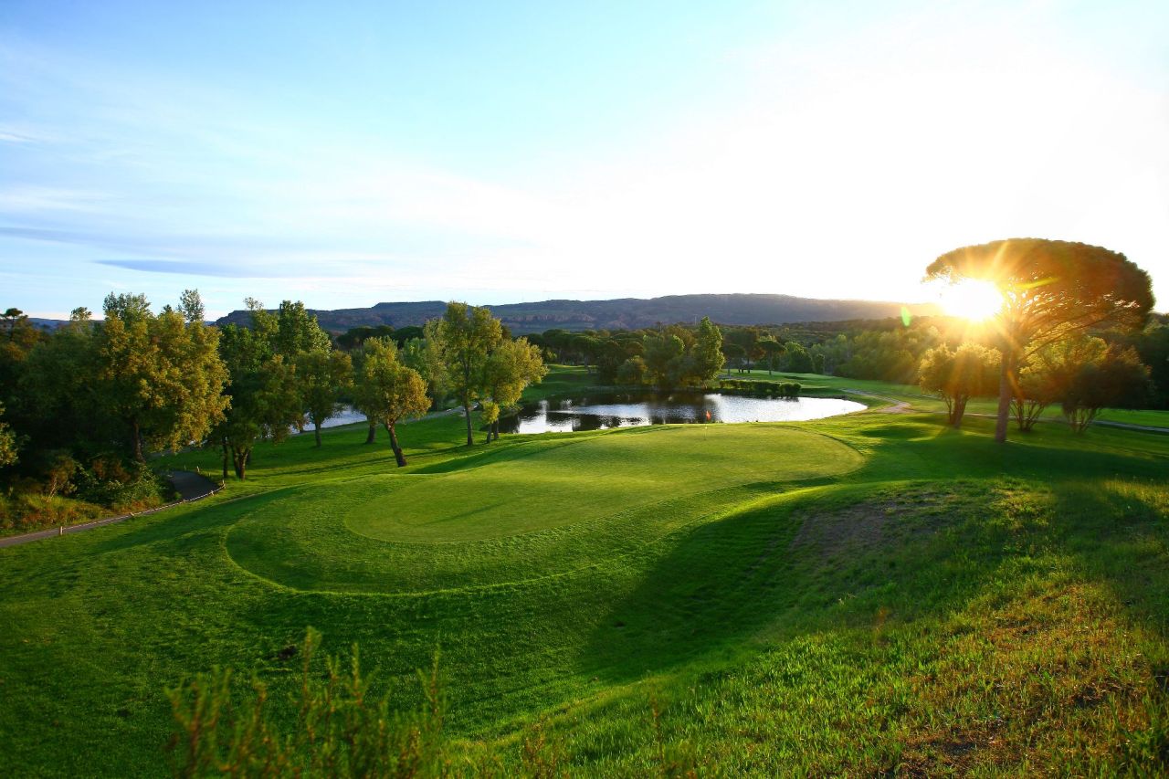 golf-expedition-golf-reizen-frank-regio-cote-d'azur-villa-la-brunhyere-green-golfbaan.jpg