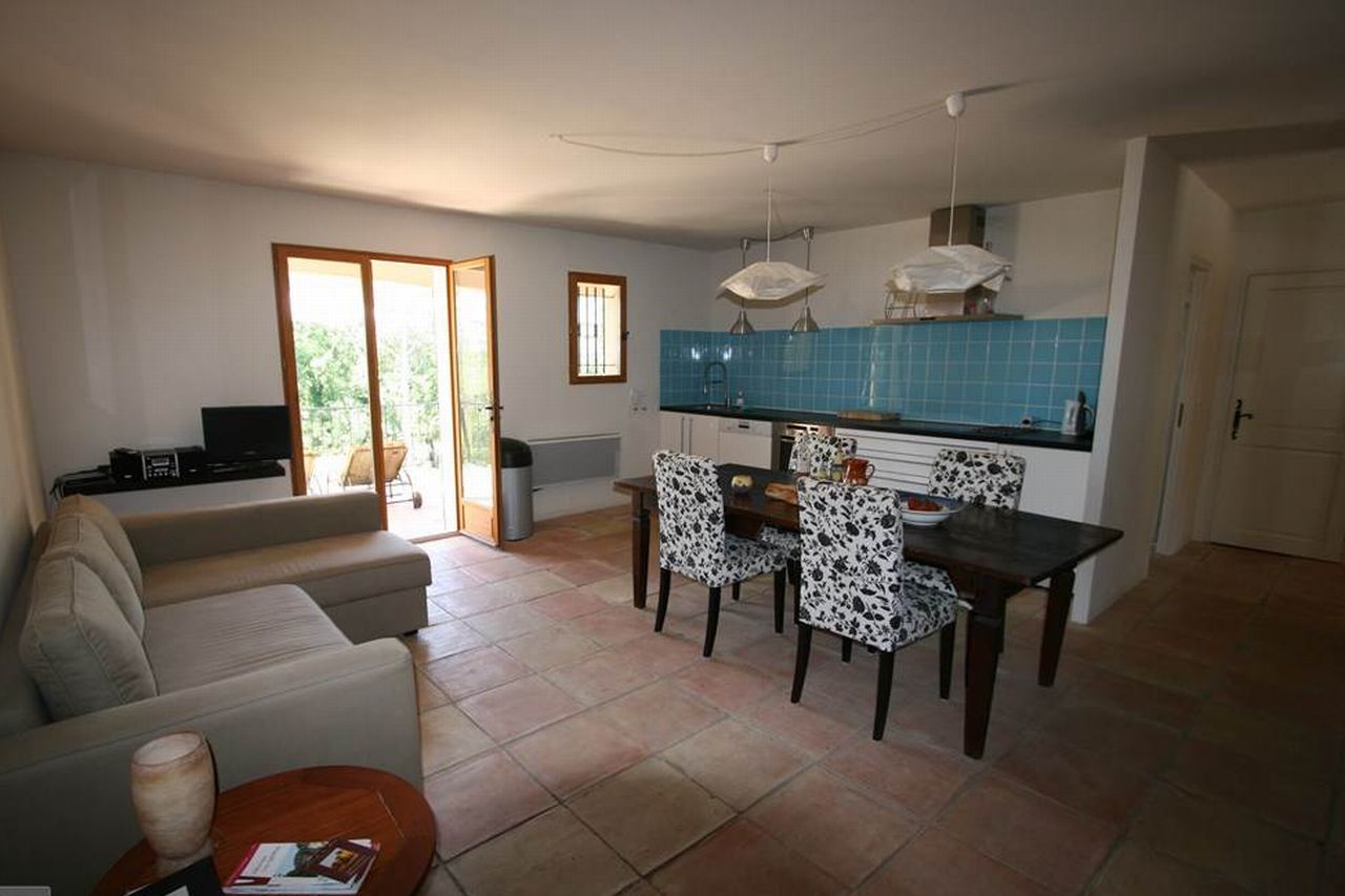 golf-expedition-golf-reizen-frank-regio-cote-d'azur-villa-la-brunhyere-woonruimte.jpg