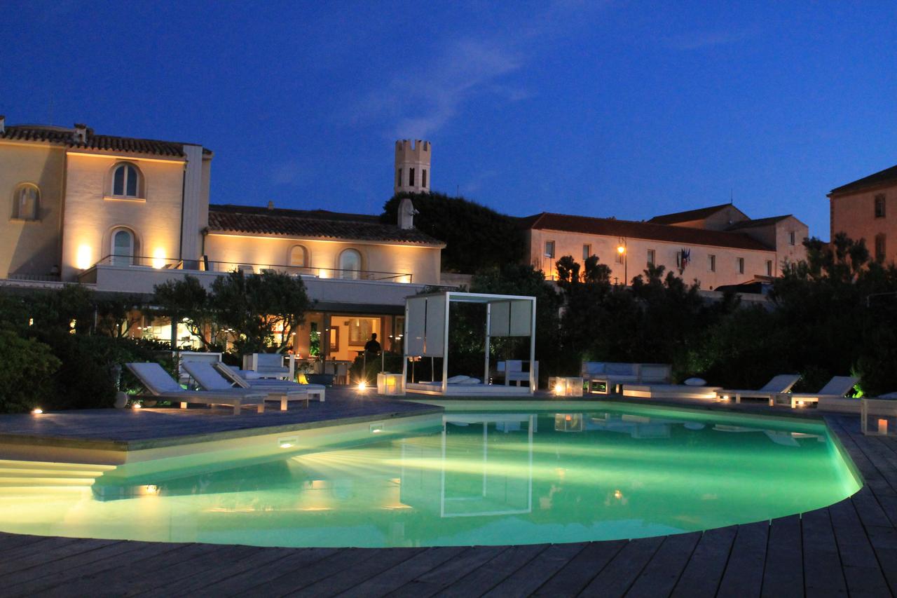 golf-expedition-golf-reizen-frankrijk-regio-corsica-hotel-genovese-zwembad-in-avond