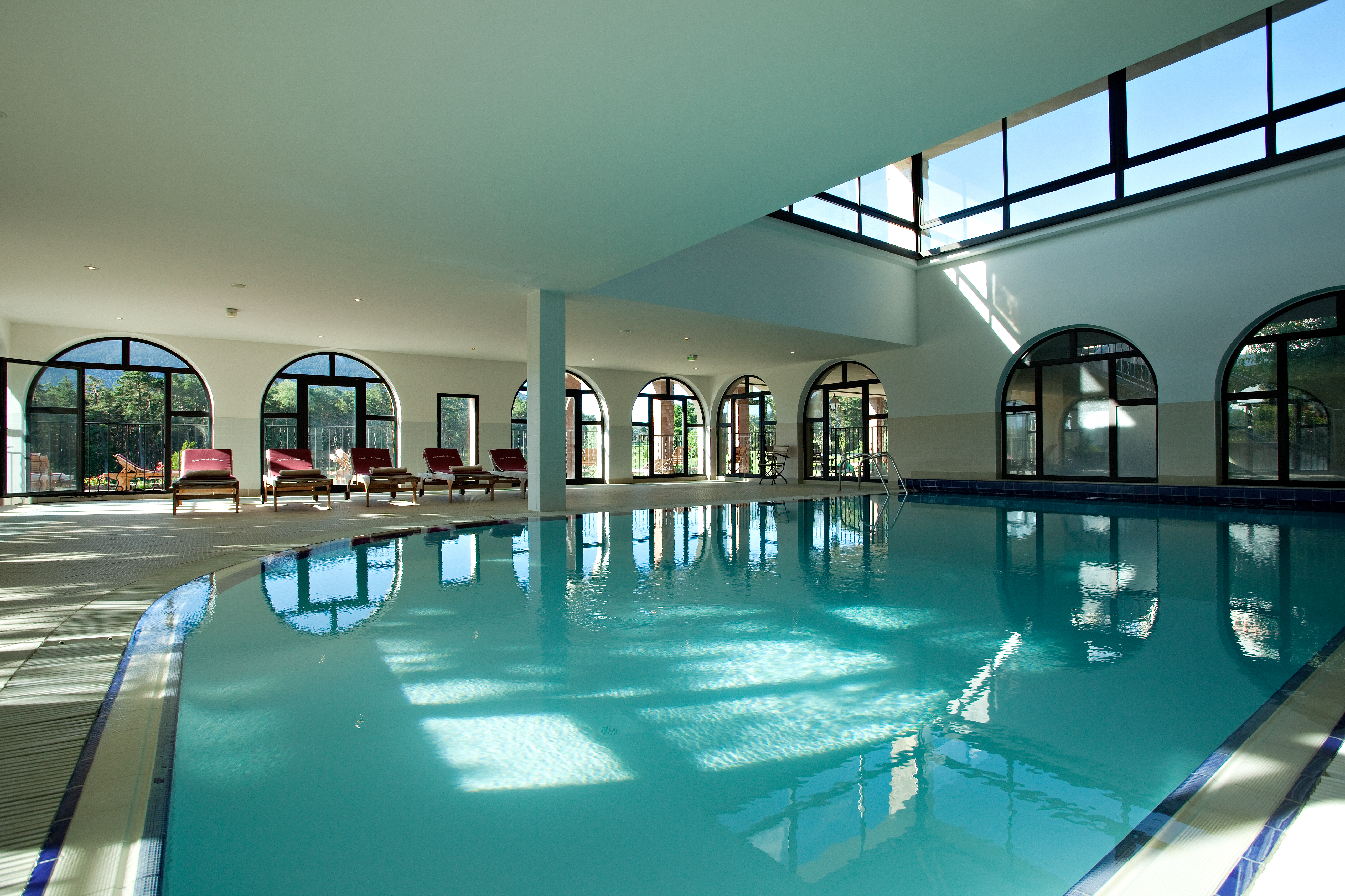 golf-expedition-golf-reizen-frankrijk-regio-cote-dazur-chateau-de-taulane-indoor-zwembad.2.jpg