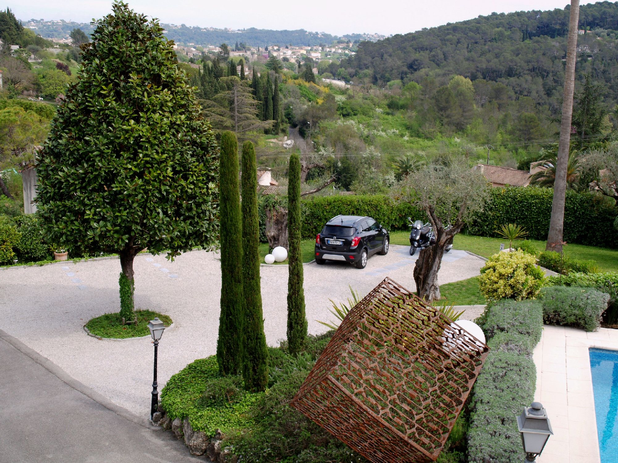 golf-expedition-golf-reizen-frankrijk-regio-cote-d'azur-villa-cedria-parkeerplaats