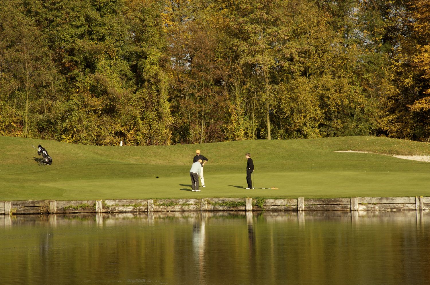 golf-expedition-golf-reizen-frankrijk-regio-elzas-le-kempferhof-golfers-op-green.jpg