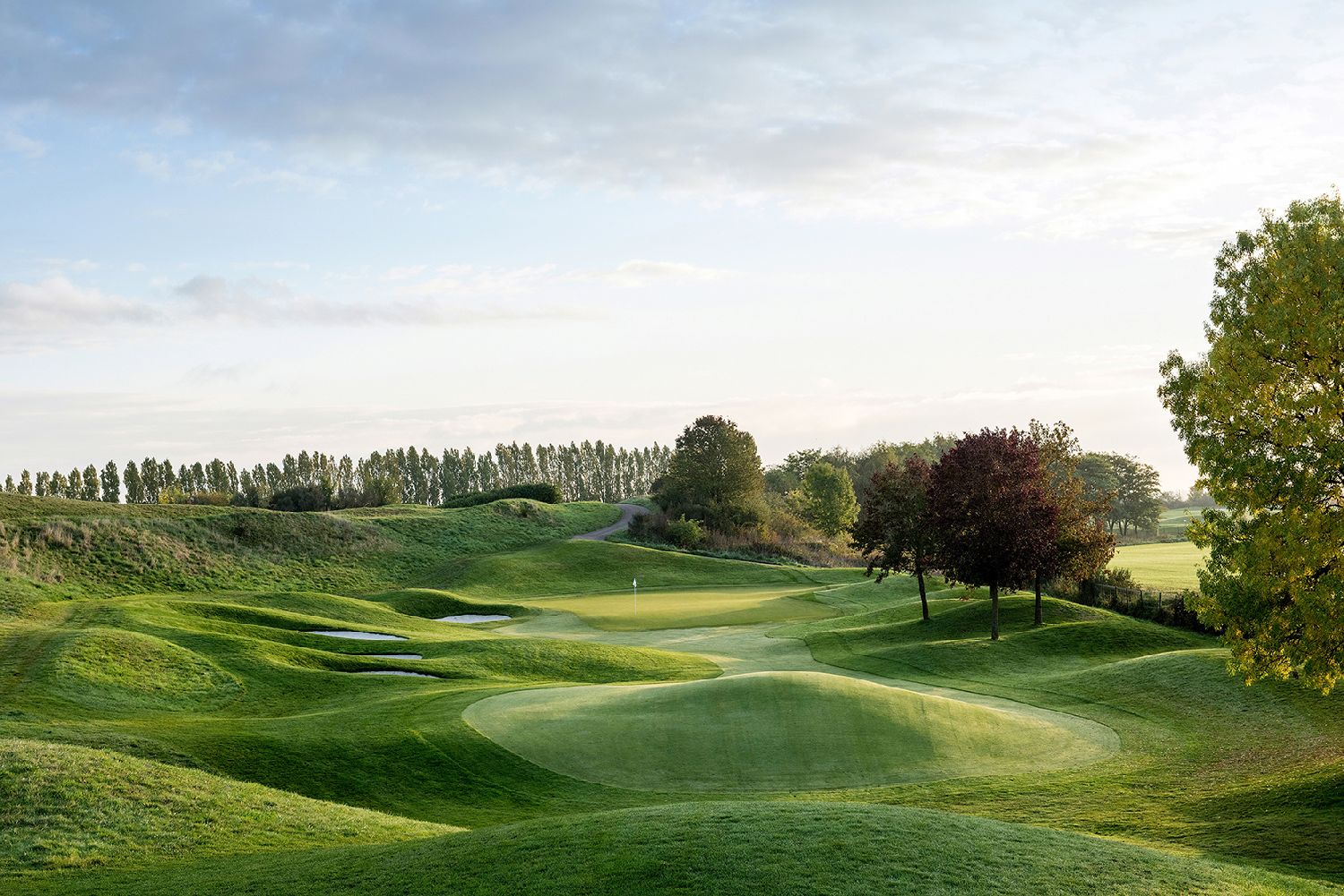 golf-expedition-golf-reizen-frankrijk-regio-parijs-trianon-palace-versailles-mist-bij-golfbaan-green.jpg