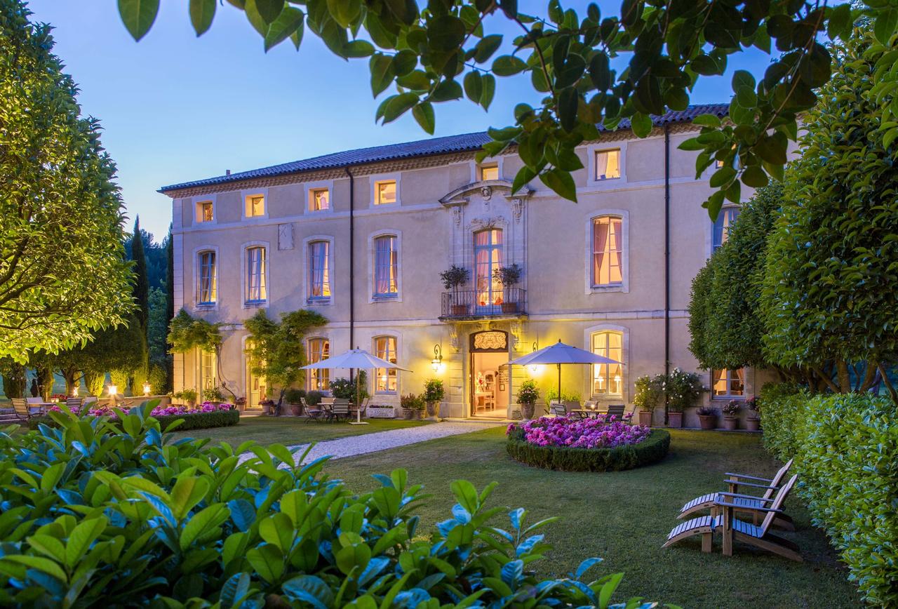 golf-expedition-golf-reizen-frankrijk-regio-provence-chateau-talaud-voorkant-chateau-met-tuin.jpg