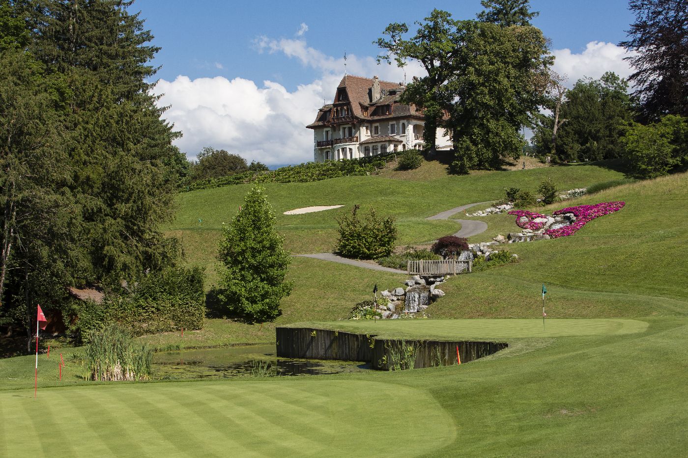 golf-expedition-golf-reizen-frankrijk-regio-rhone-alpes-evian-royal-resort-golf-academie-green-golfbaan.jpg