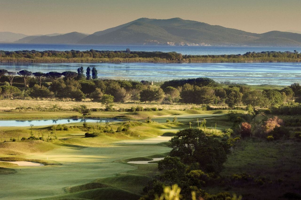 golf-expedition-golf-reizen-italie-regio-toscane-argentario-golf-en-spa-resort-golfbaan-water-bergen-.jpg