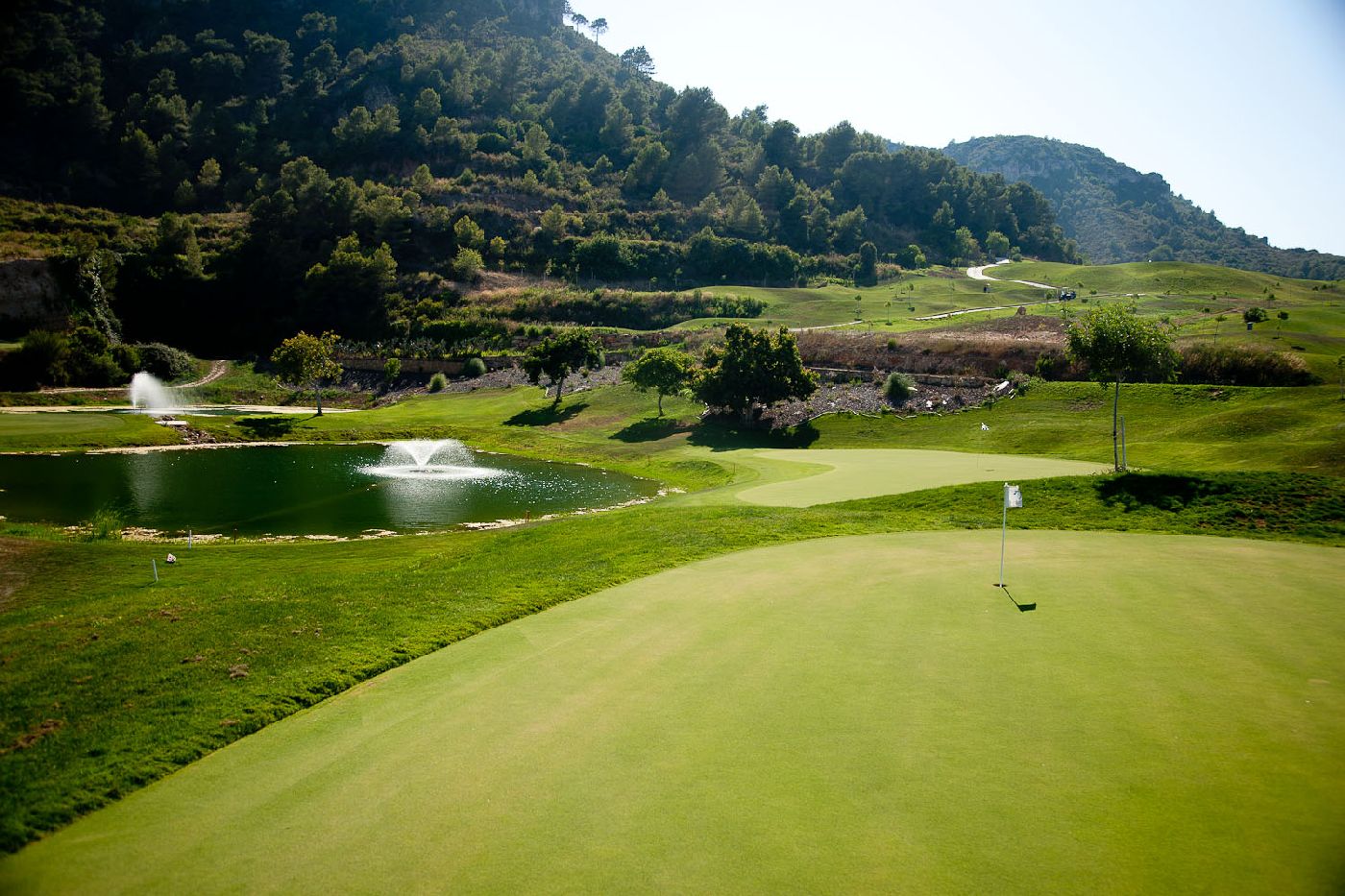 golf-expedition-golf-reizen-spanje-regio-valencia-parador-el-saler-golfbaan-green-fairway-bergen.jpg